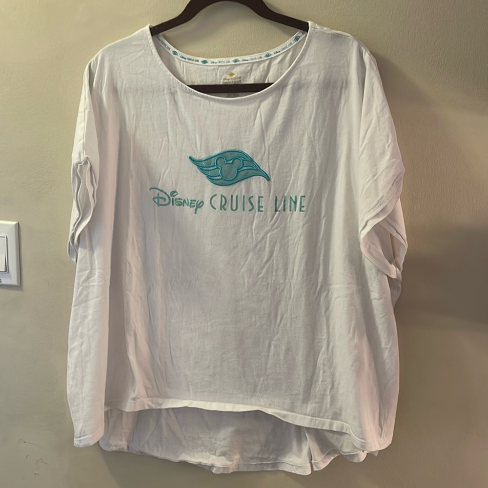 Disney Cruise Line white and aqua high low T-Shirt 2x